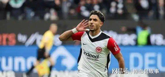 半岛体育app-挪威球员夺冠后赤身裸体将丁丁伸进奖杯